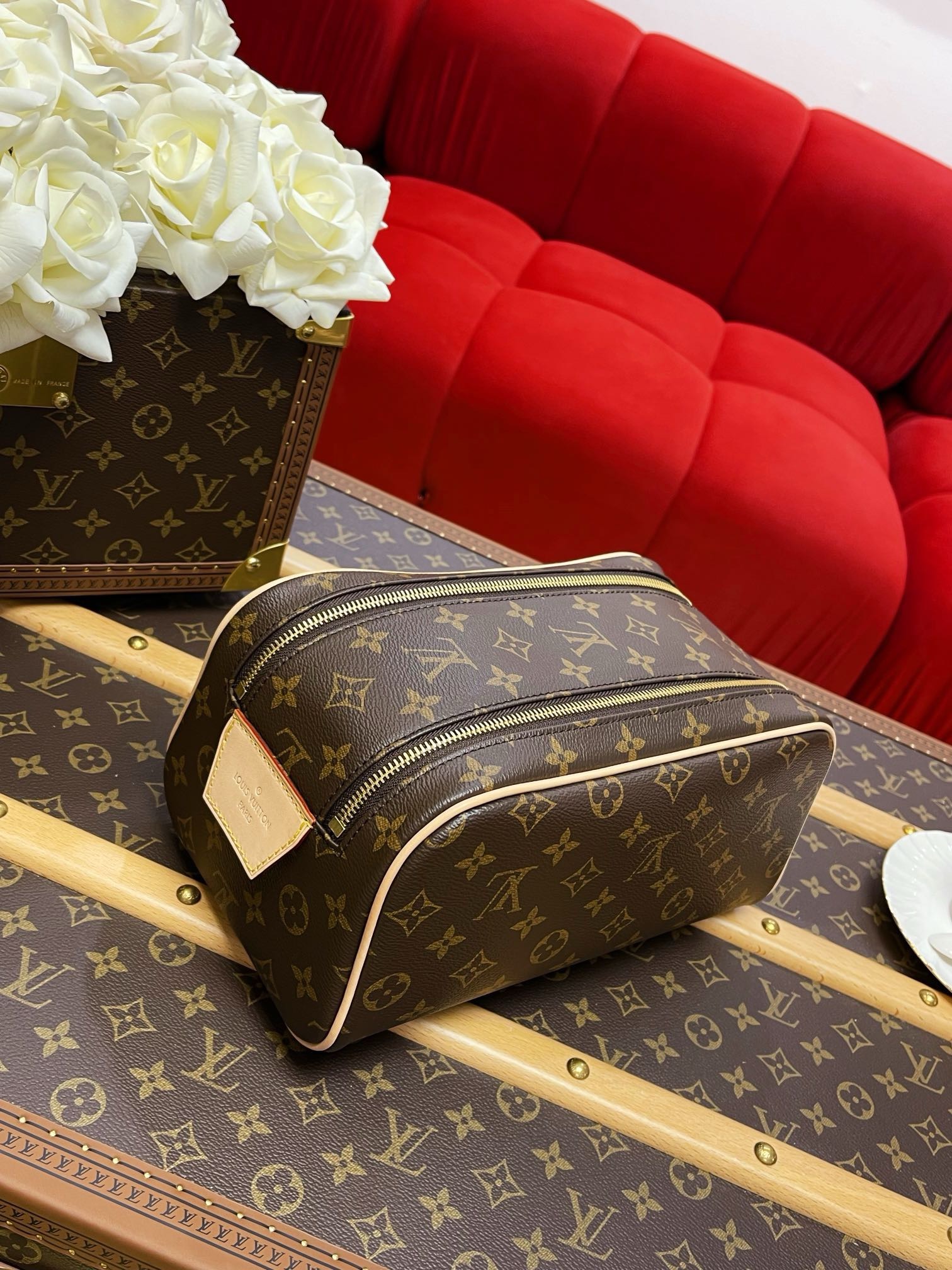 LV damier graphite dopp M44494 28*16*13CM
