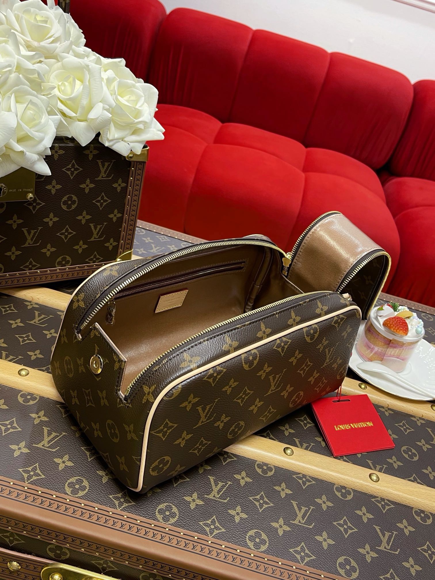 LV damier graphite dopp M44494 28*16*13CM