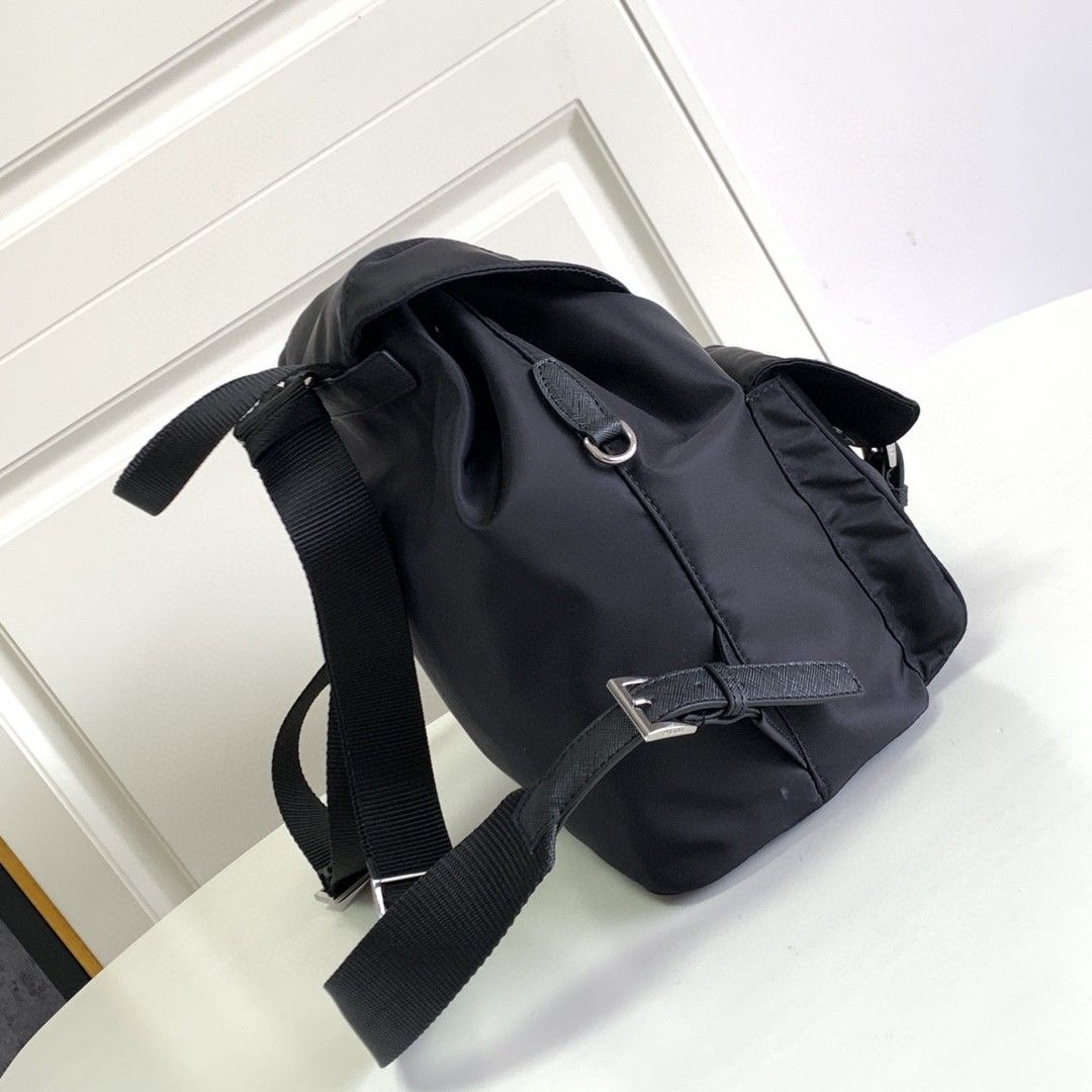 Pra*a re-nylon medium backpack- black 32*30*15cm