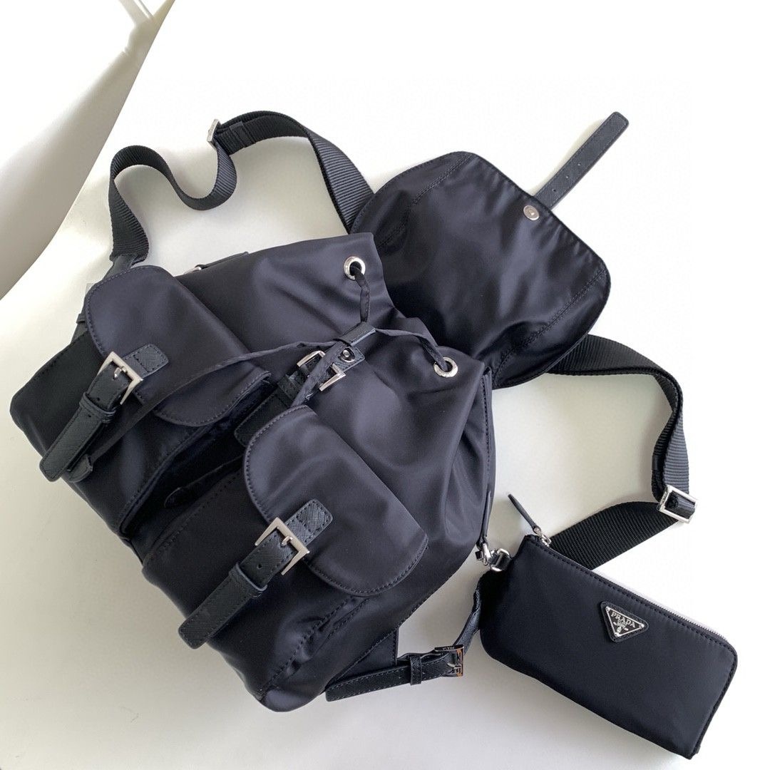 Pra*a re-nylon medium backpack- black 32*30*15cm