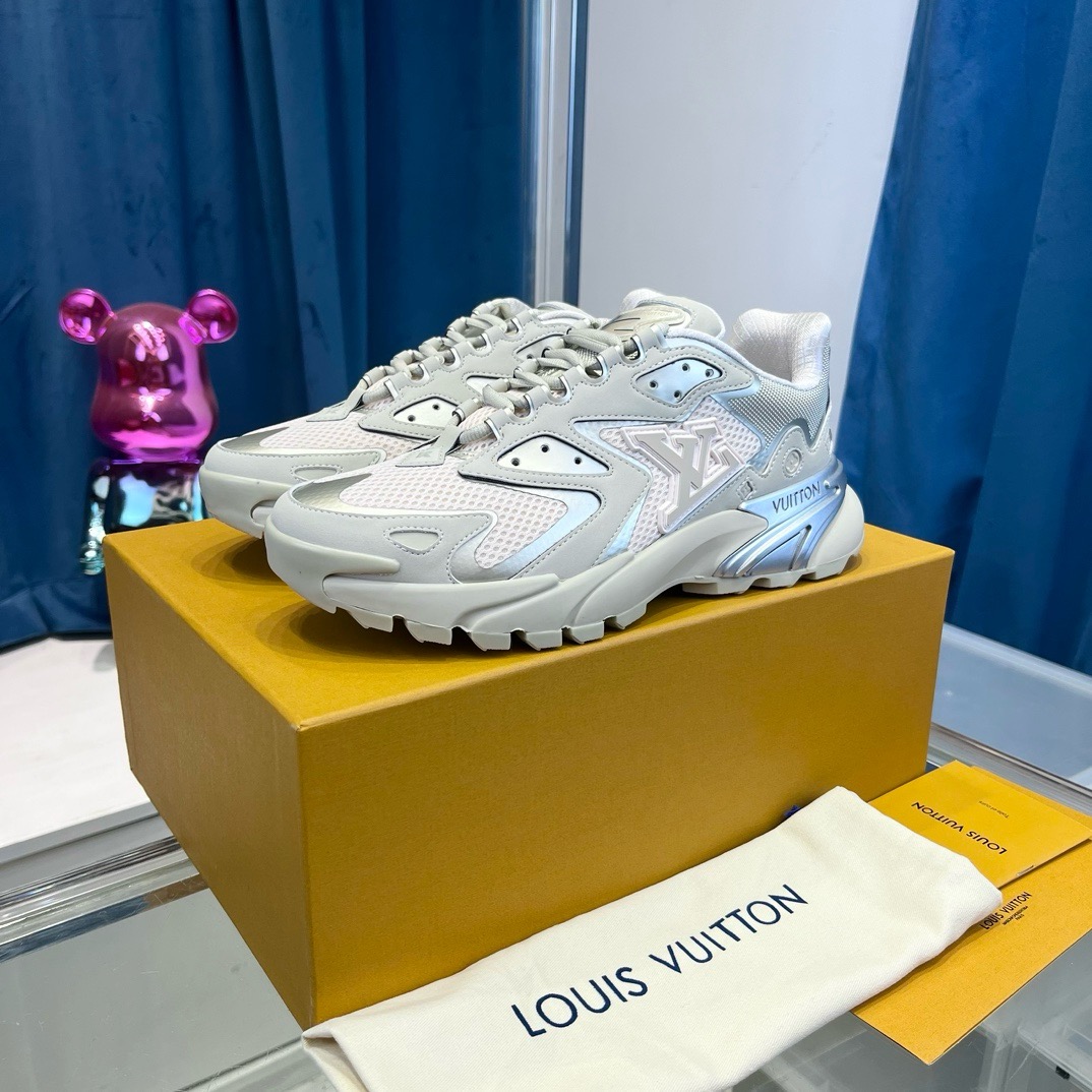 LV runner tatic sneaker 2024042501