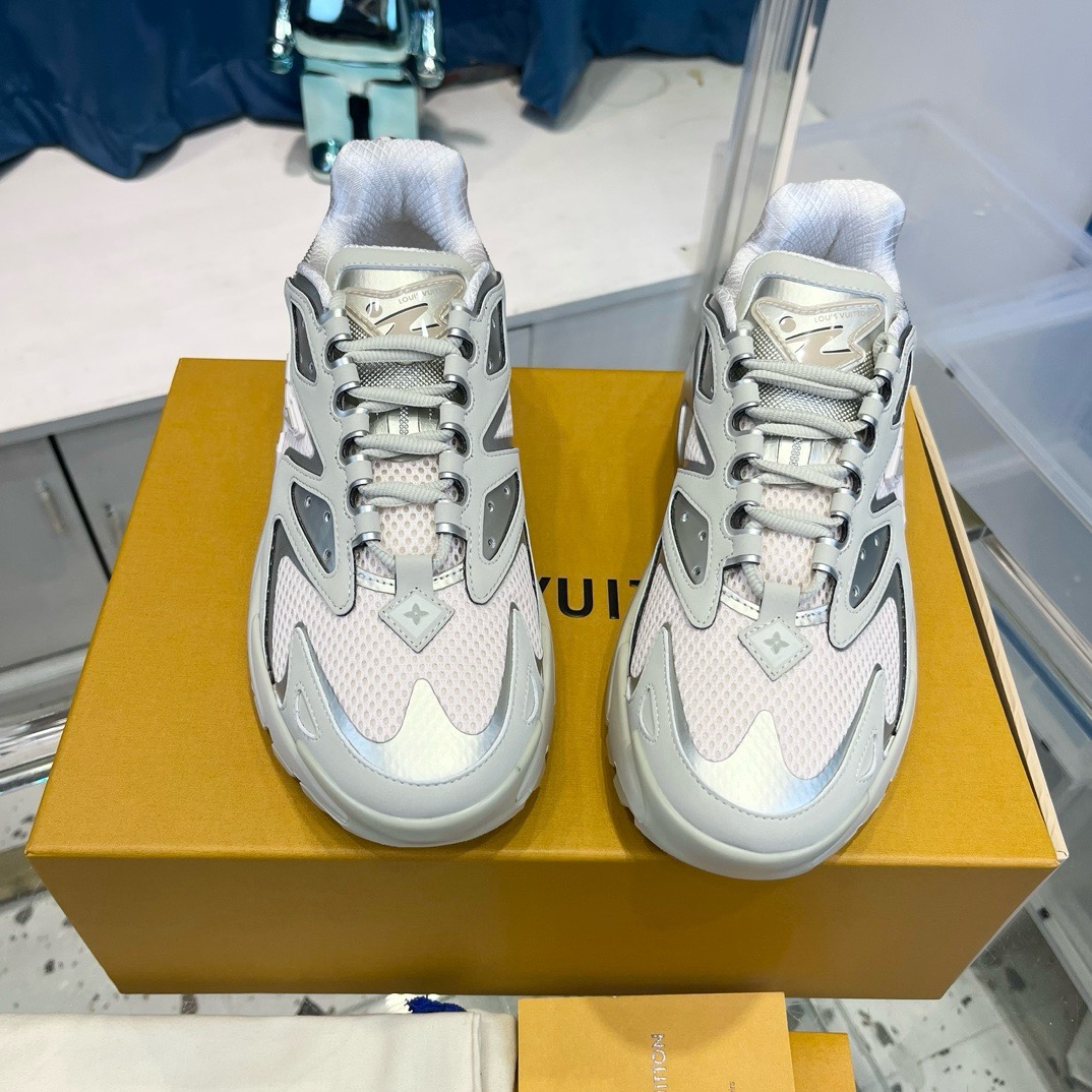 LV runner tatic sneaker 2024042501