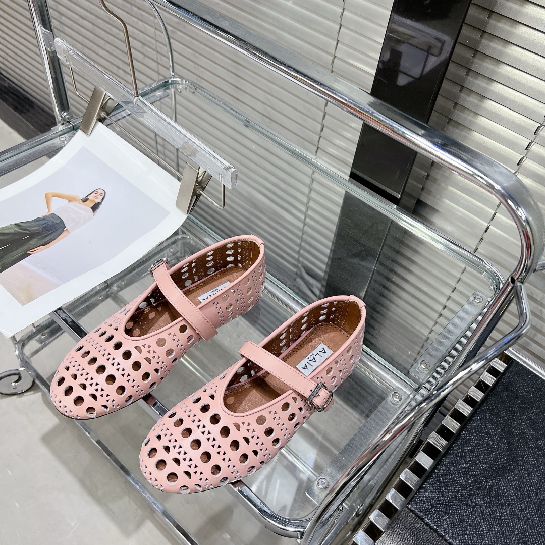 Alaia shoes 2024042901