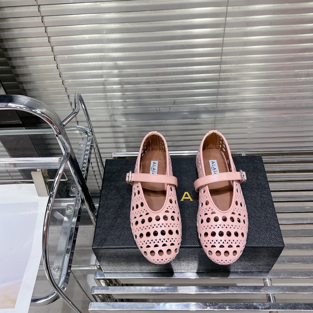 Alaia shoes 2024042901
