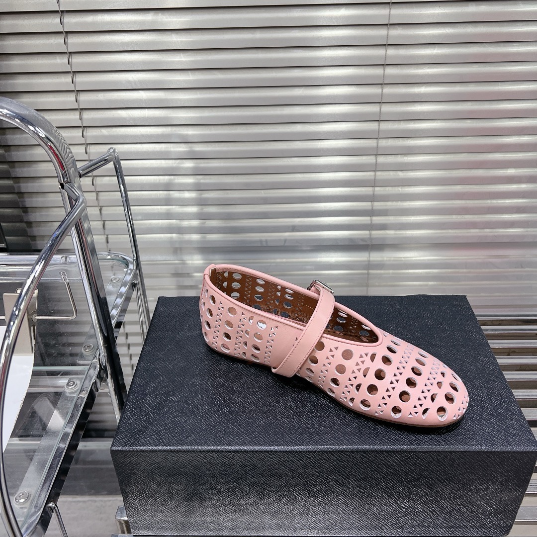 Alaia shoes 2024042901