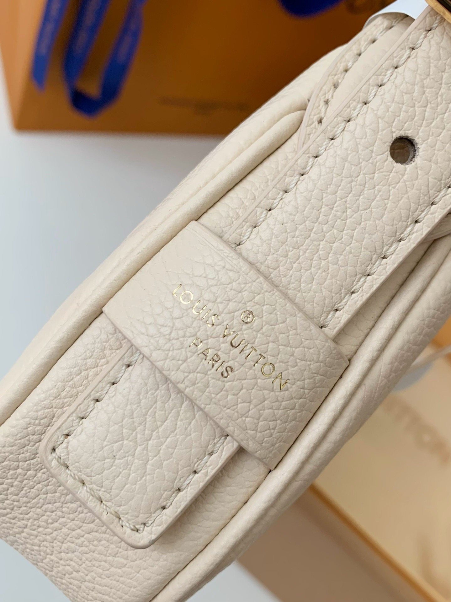 LV Mini Moon 20.5*11*5CM 2024042901
