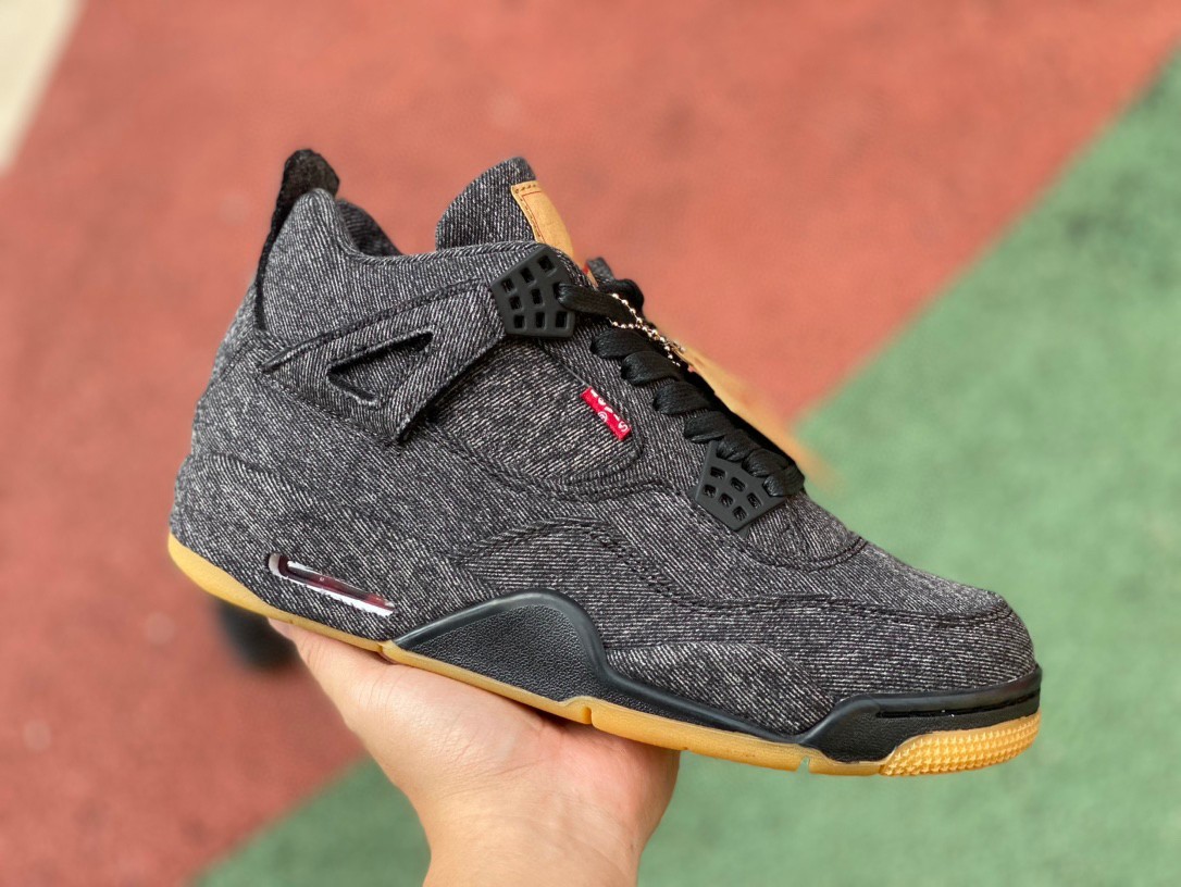 Jordan 4 Retro Levi