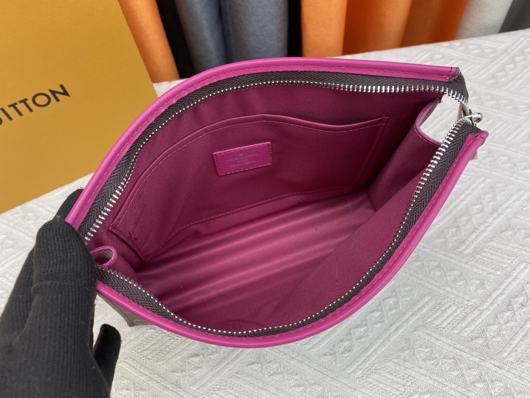 LV Pochette Voyage MM 27*21*6CM