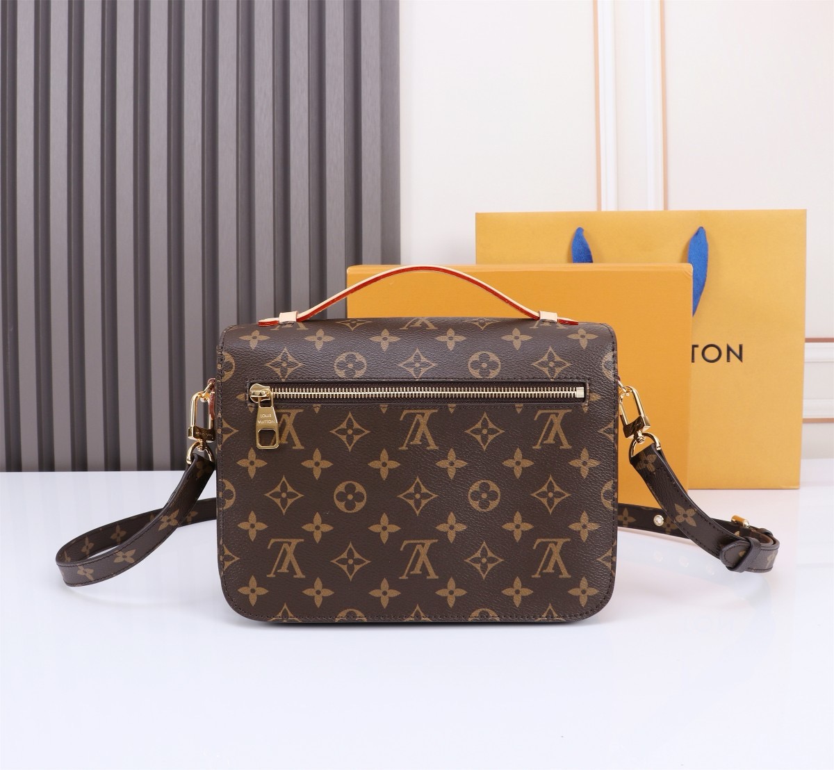 LV Pochette Métis Monogram Canvas 25*19*9CM