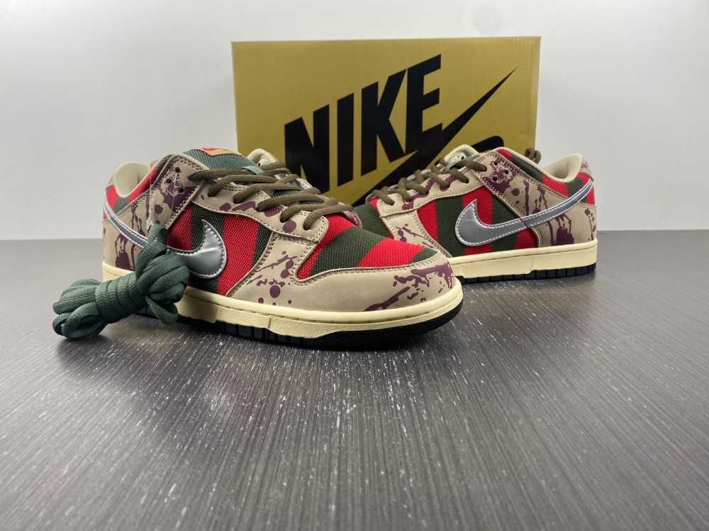 Nike SB Dunk Low Freddy Krueger  313170-202