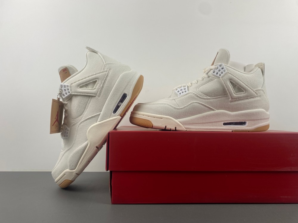 Jordan 4 Retro Levi''s White  AO2571-100