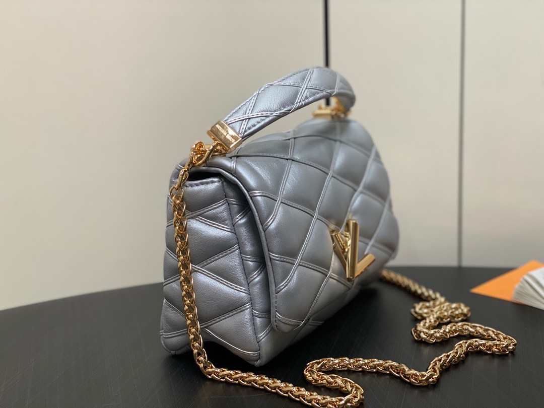LV Go-14 Twist MM M22891 23CM