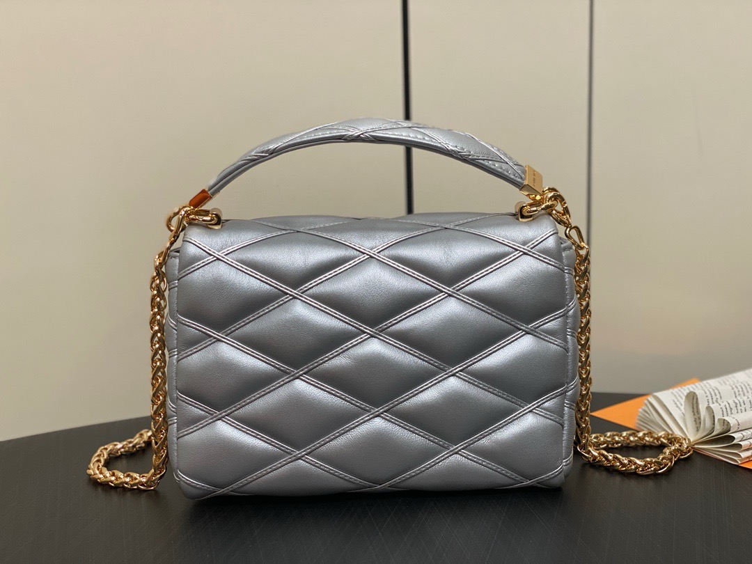 LV Go-14 Twist MM M22891 23CM