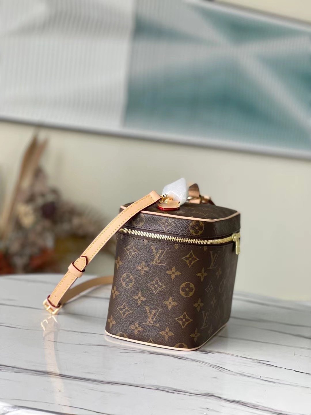 lv l**is V*t*n  nice bb vanity cosmetic bag m42265 24cm