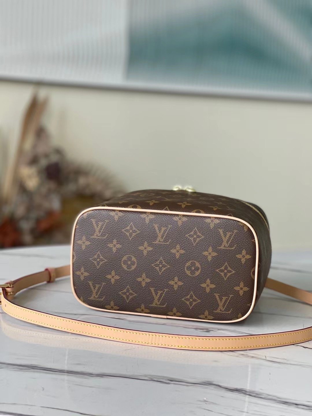 lv l**is V*t*n  nice bb vanity cosmetic bag m42265 24cm