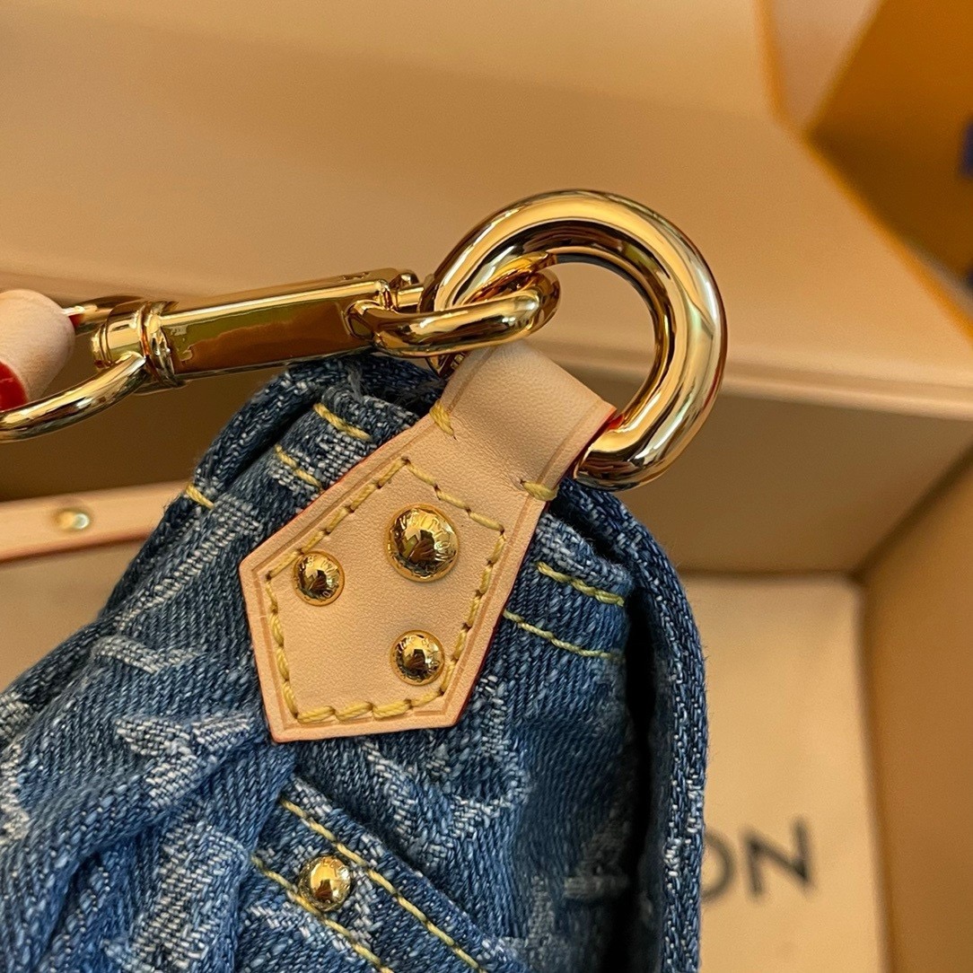 LV Sunset Monogram Denim M46829 27*18*3CM