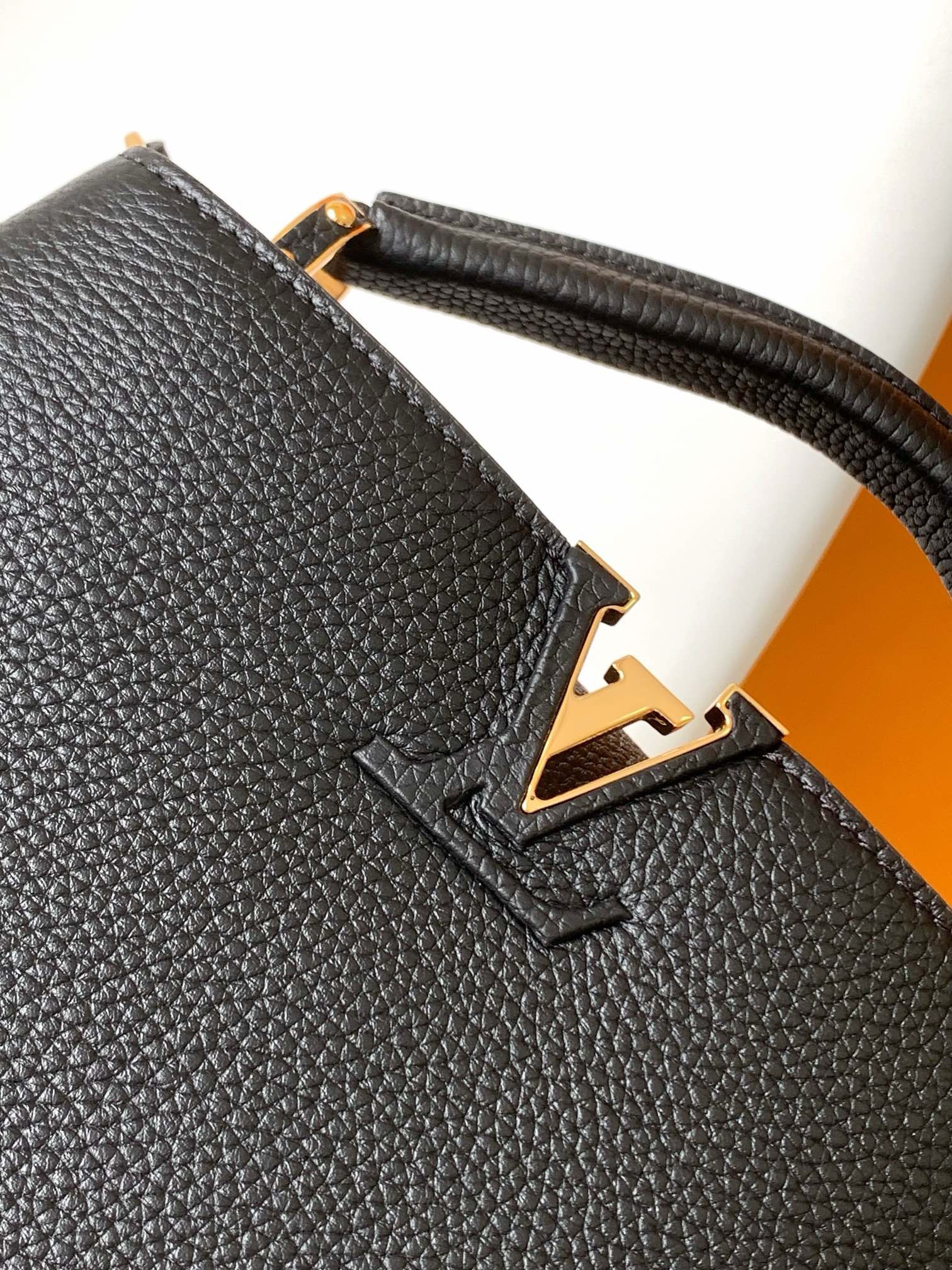 LV Capucines BB M94755 27CM