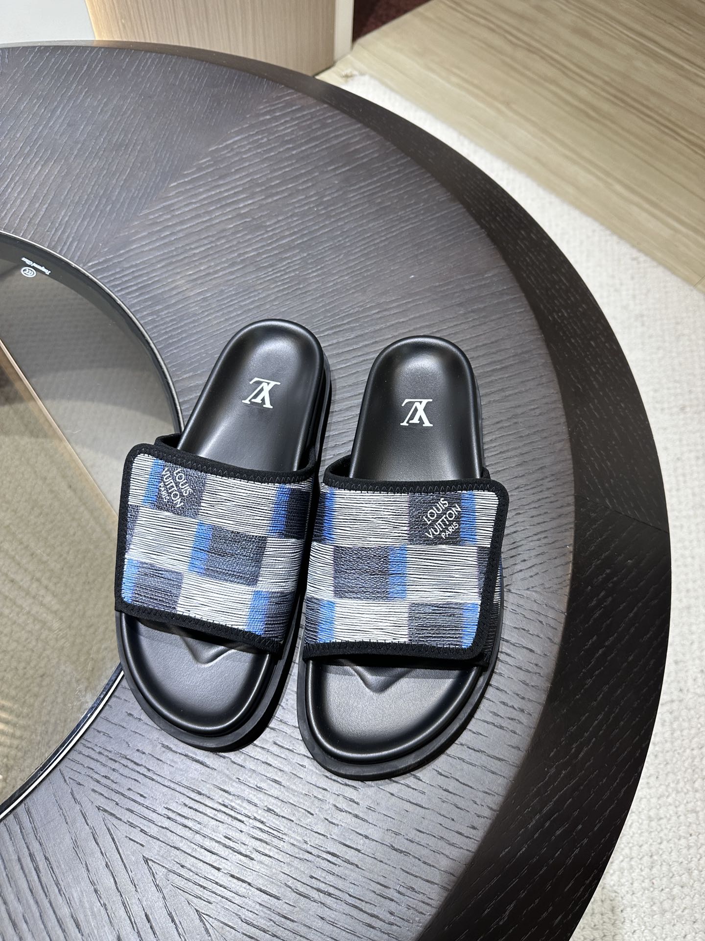 LV slipper 2024051005