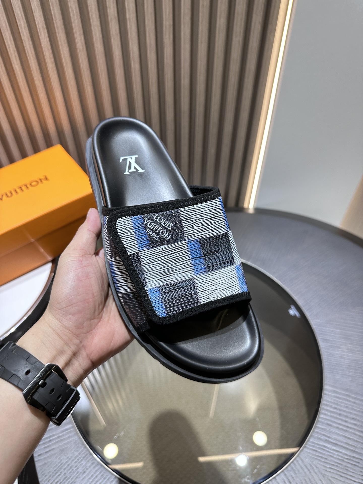 LV slipper 2024051005