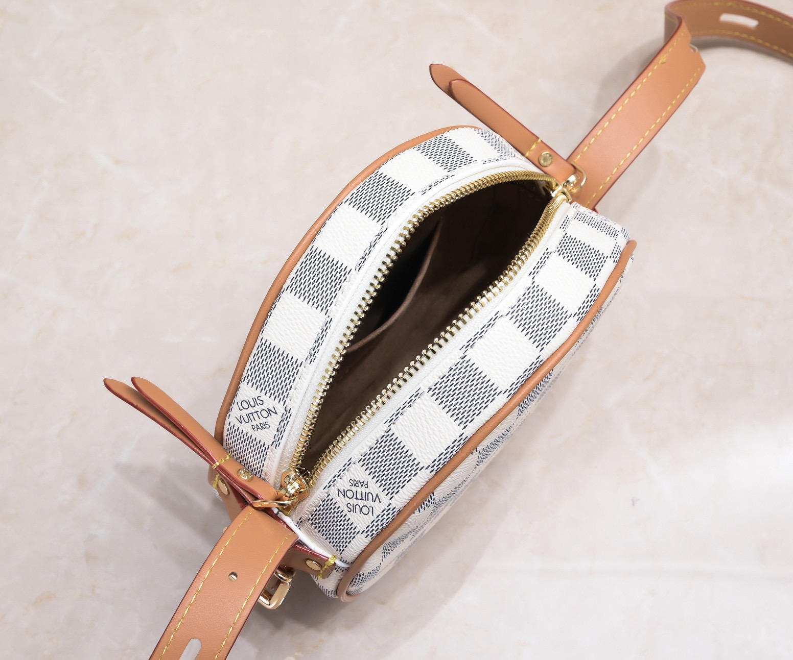 LV boite Chapeau souple 18*17*7CM