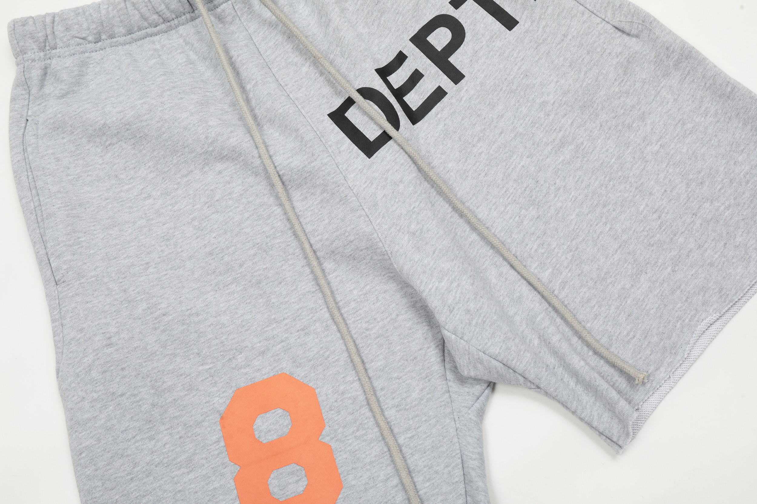 Gallery DEPT shorts 2024052401