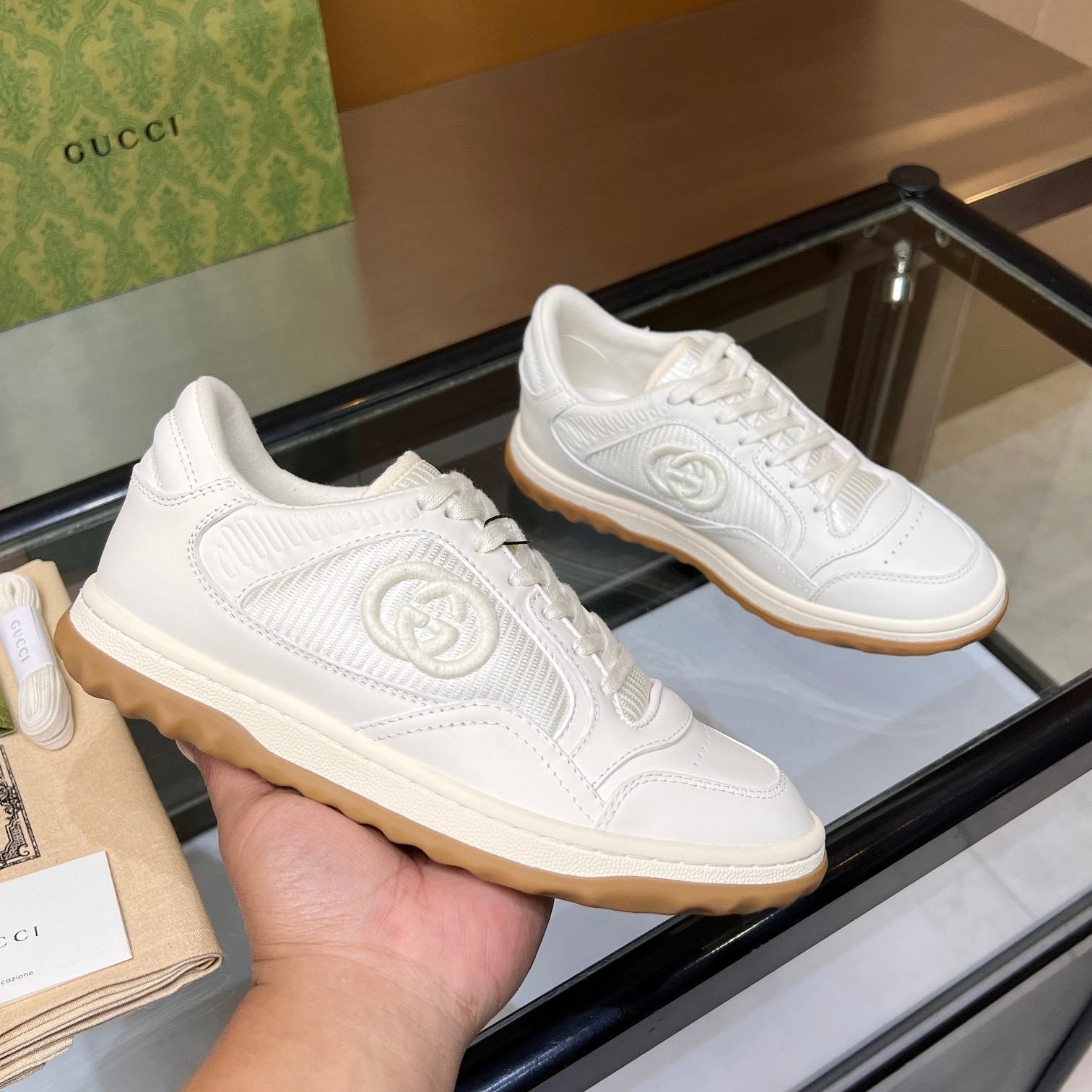 G*u*i sneaker 2024052501