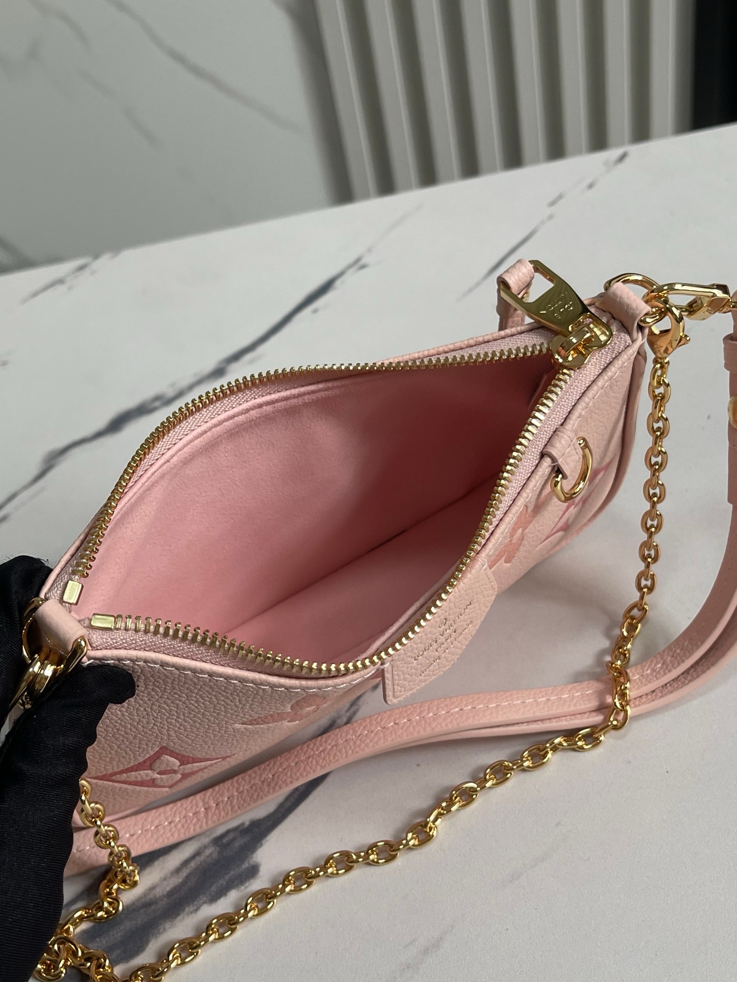 LV Easy Pouch On Strap Monogram Empreinte M80349 19CM