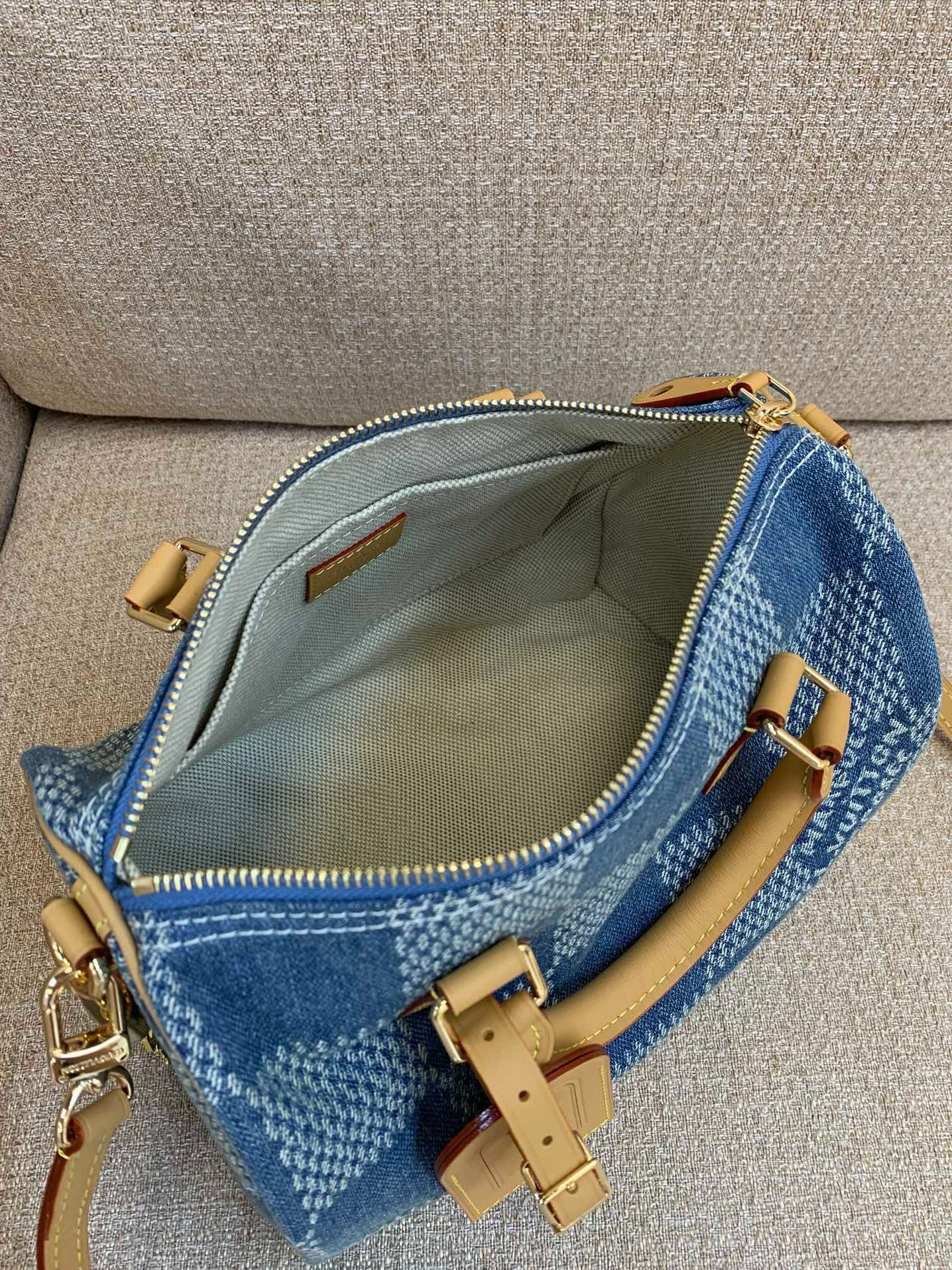 LV speedy 25 N40700