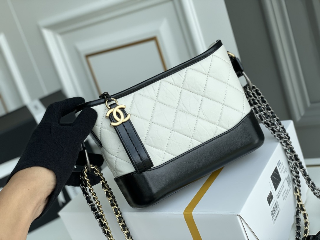 Ch*el gabrielle hobo bag 20cm