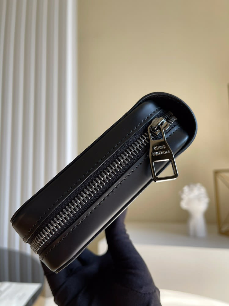 LV wallet 2024060501