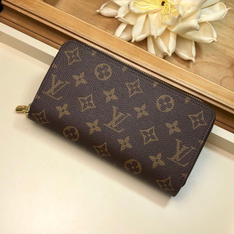 LV wallet 2024060502