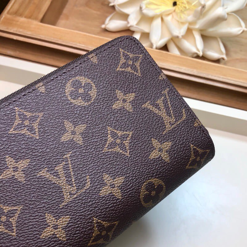 LV wallet 2024060502