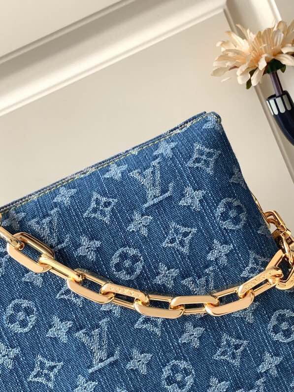LV Denim Coussin PM M24564 26CM