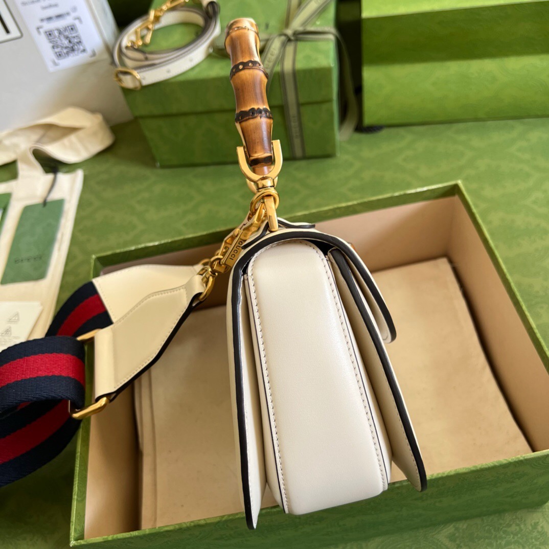G*u*i bamboo bag 21*15*7cm