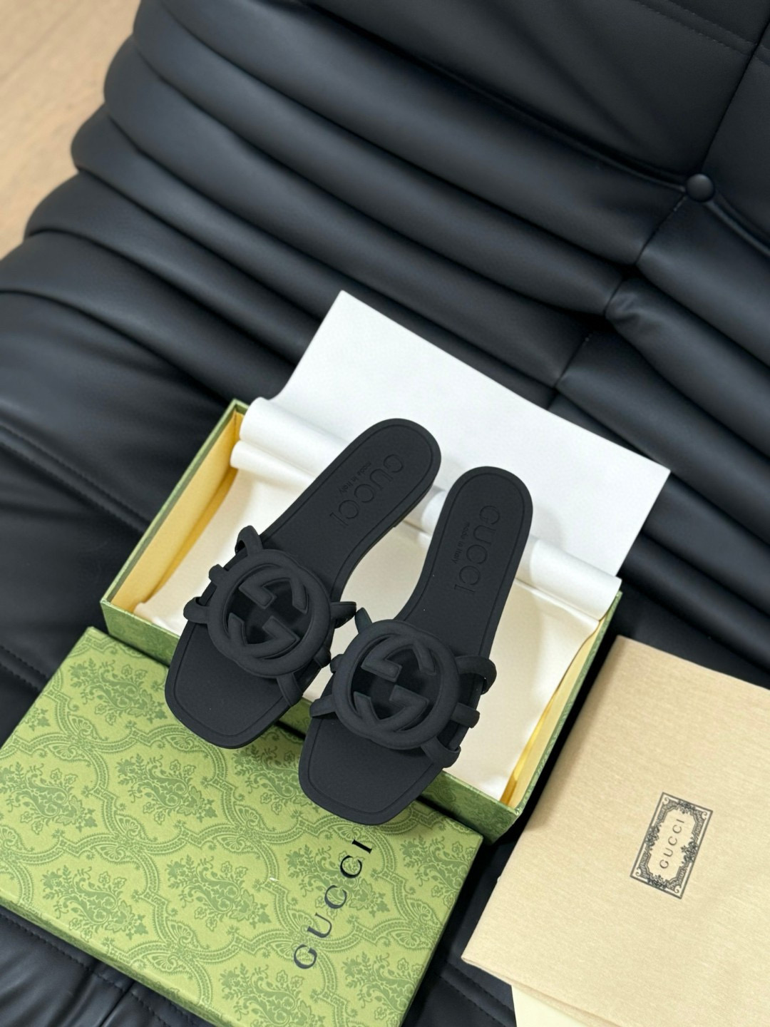 G*u*i women slide 22024061401