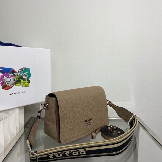 Pra*a bag 23*15.5*9cm