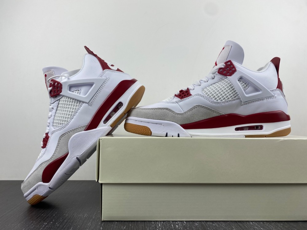 Air Jordan 4 Retro SB Varsity Red