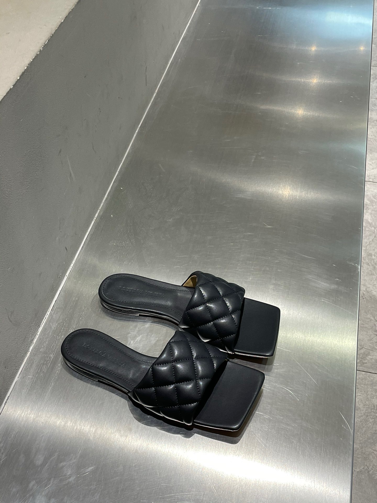 BV slipper 2024062501