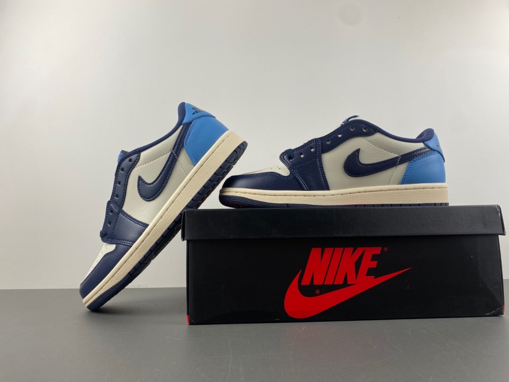 Air Jordan 1 Low OG Obsidian (UNC) CZ0790-400