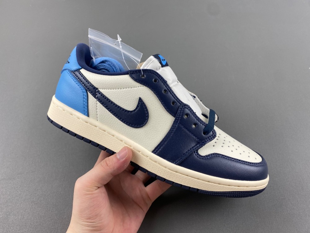 Air Jordan 1 Low OG Obsidian (UNC) CZ0790-400