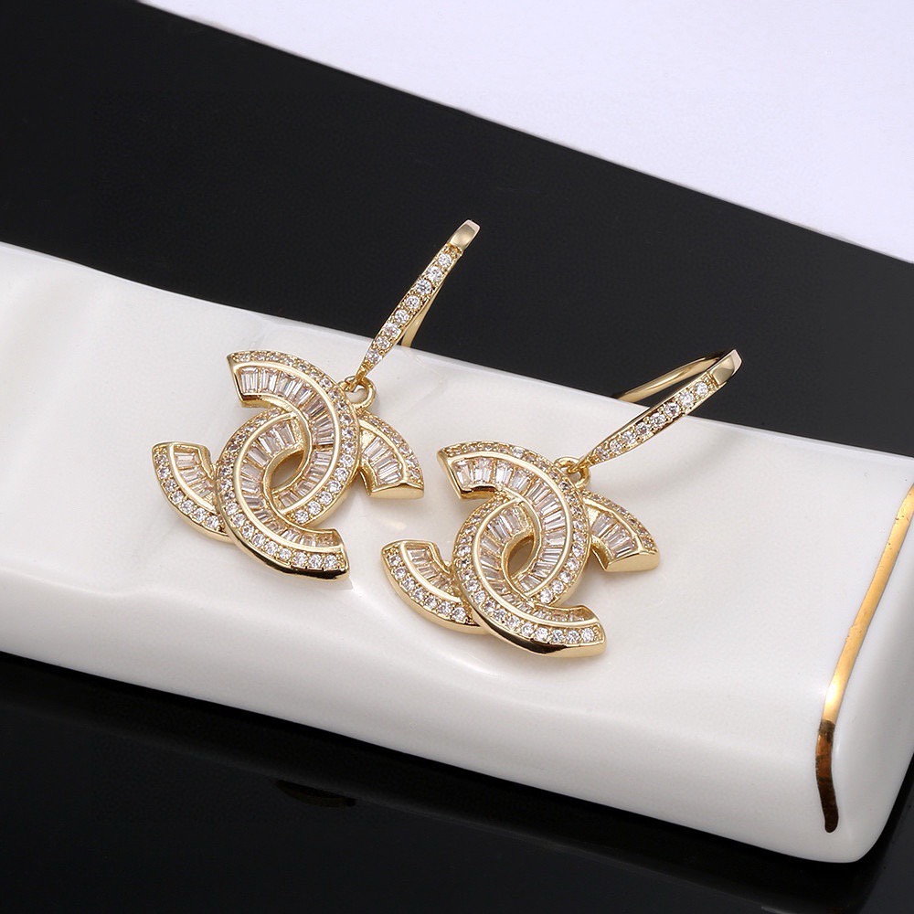 Ch*el earring 2024062702