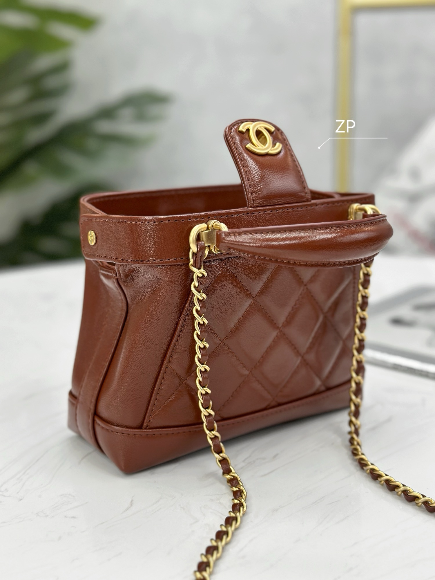 Ch*el 24a 28*12*7cm 2024070202