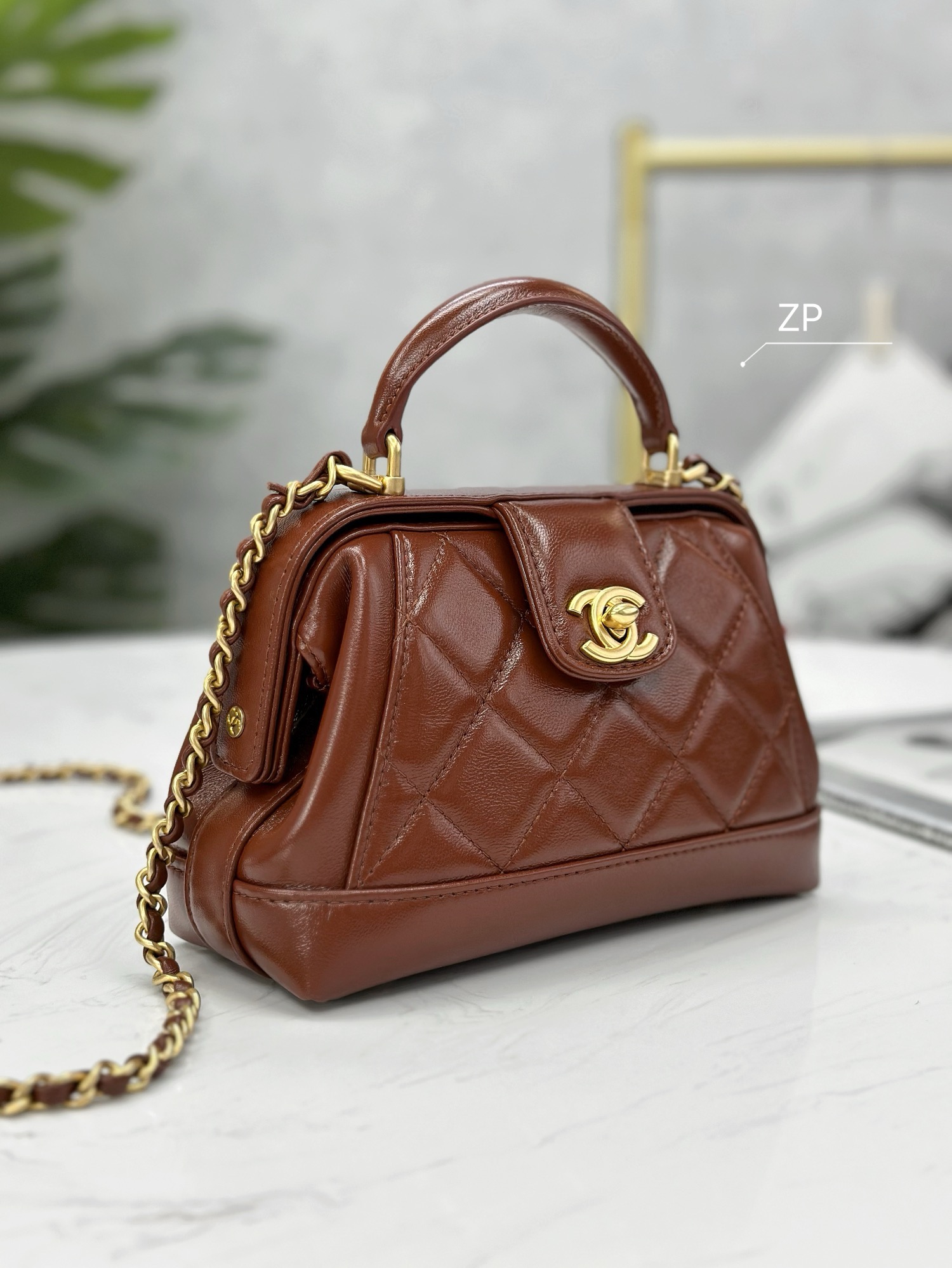 Ch*el 24a 28*12*7cm 2024070202