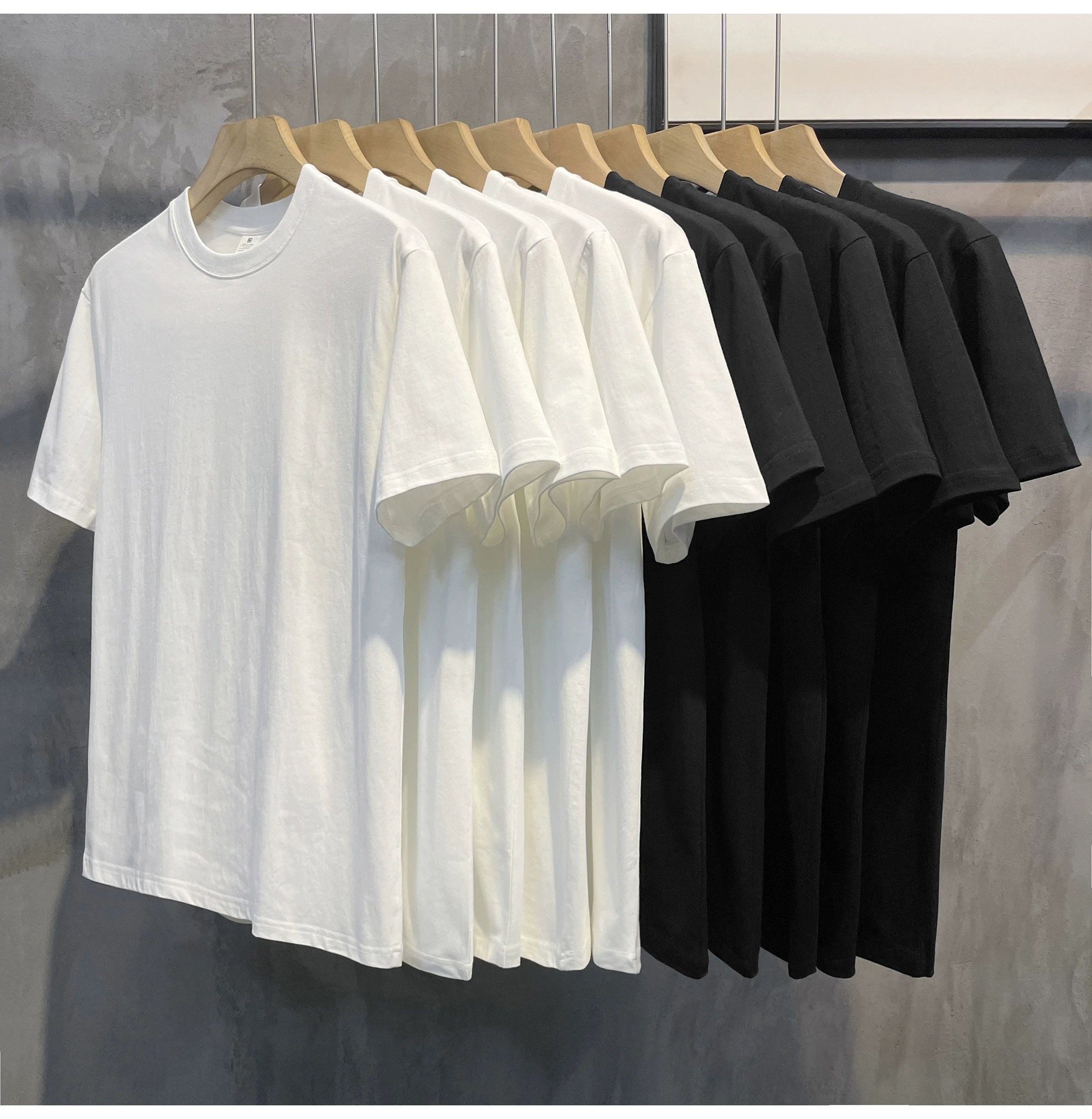 Custom designer  T-shirt （Customers can submit requirements for customization）