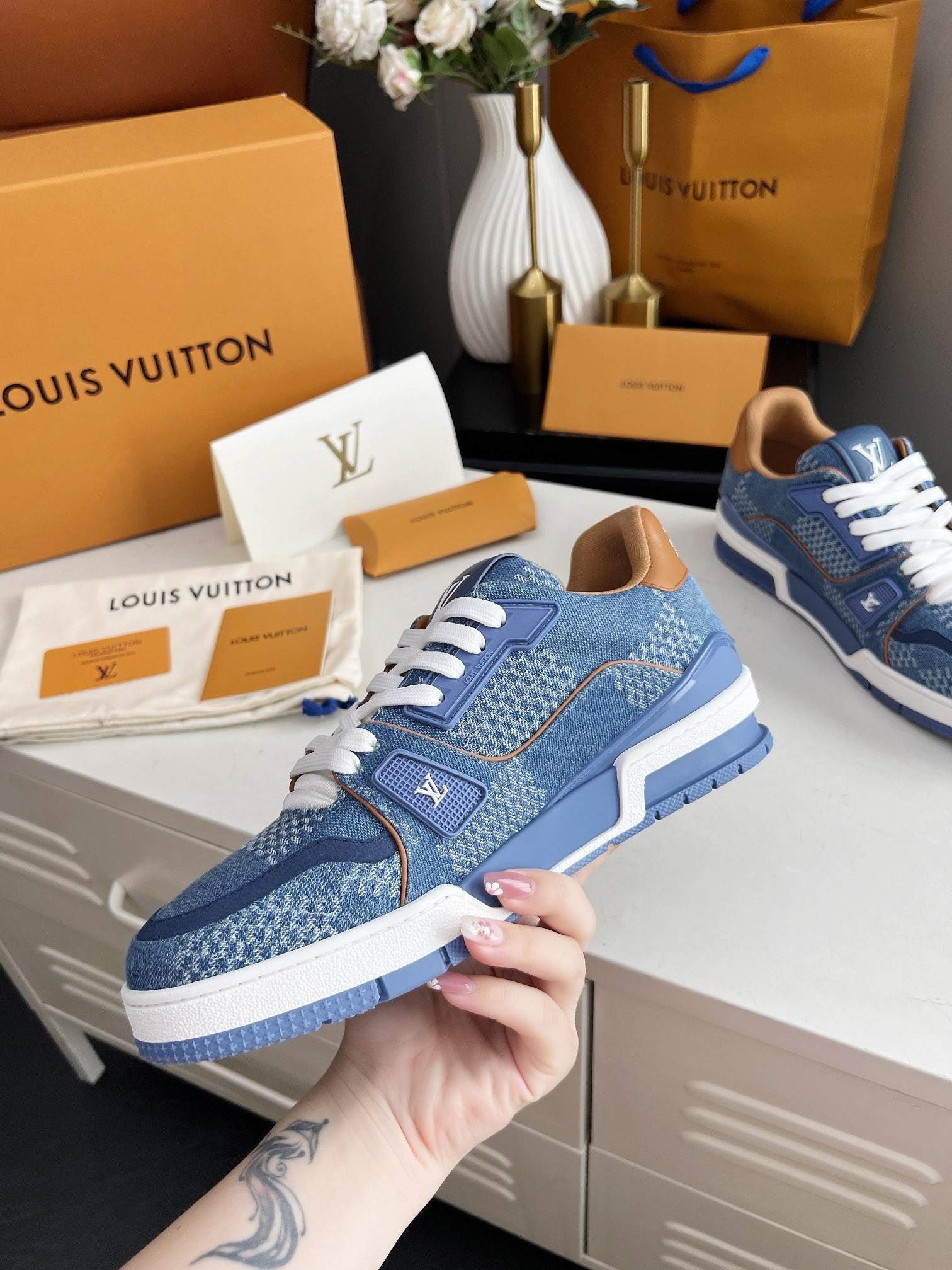LV sneaker 2024071601