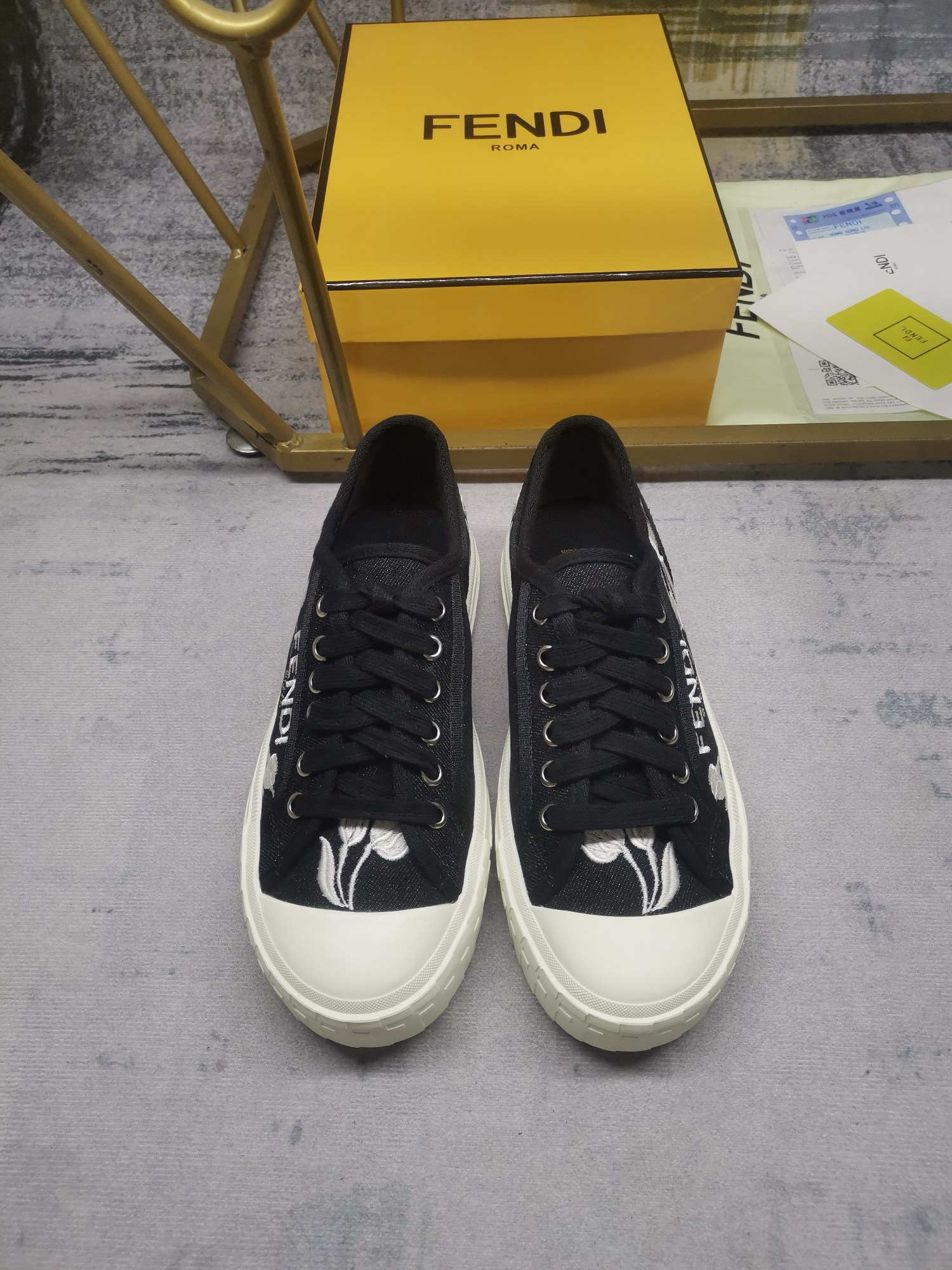 F**di sneaker 2024071601