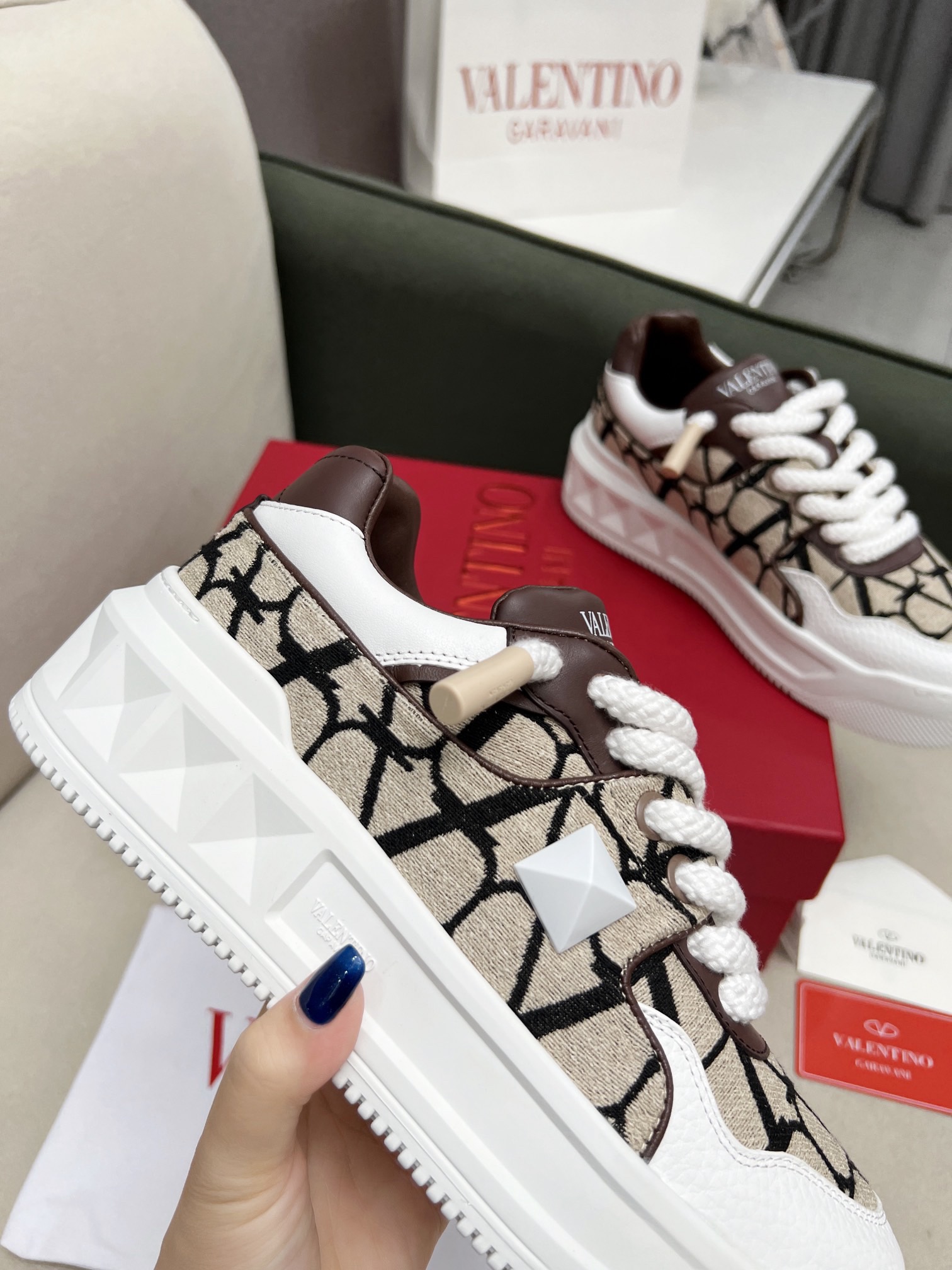 Valentino sneaker 2024072101