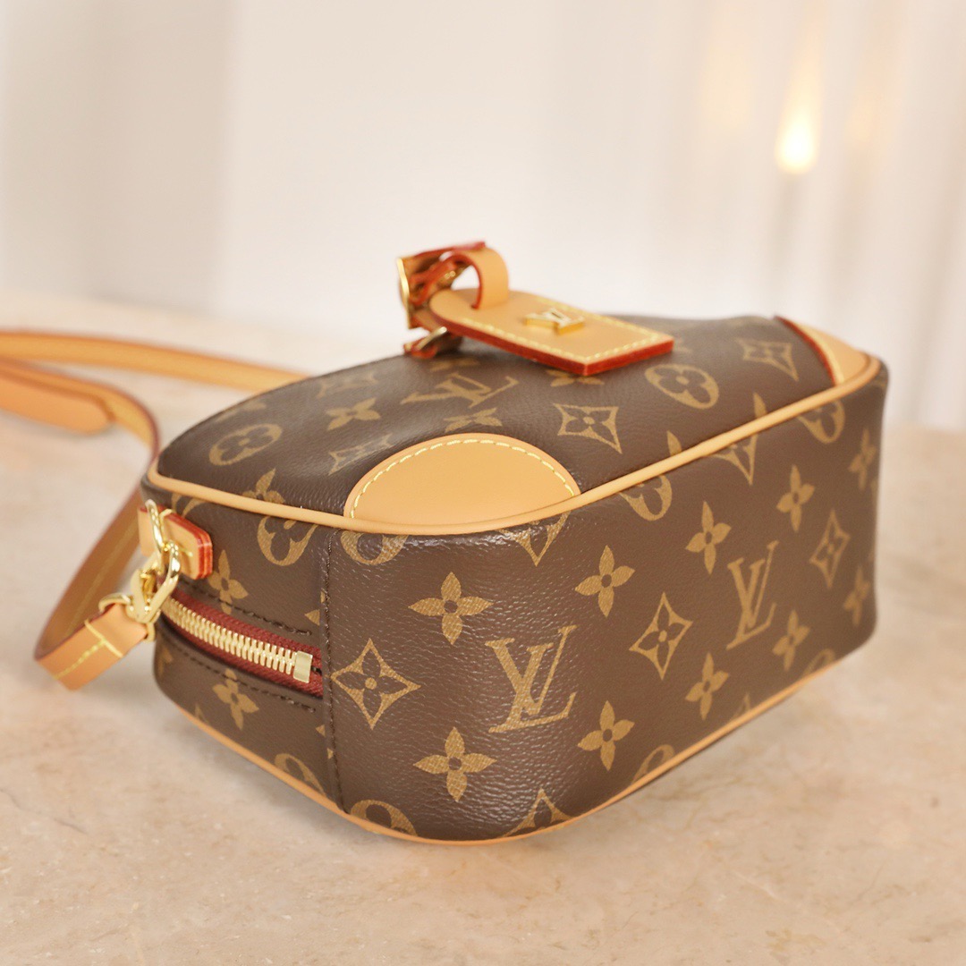 lv l**is V*t*n monogram canvas deauville mini m45528 22*15*7cm