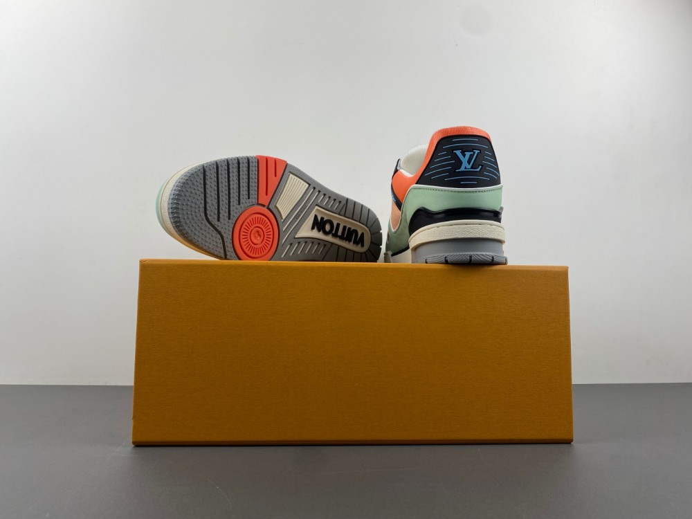LV sneaker 2024072502