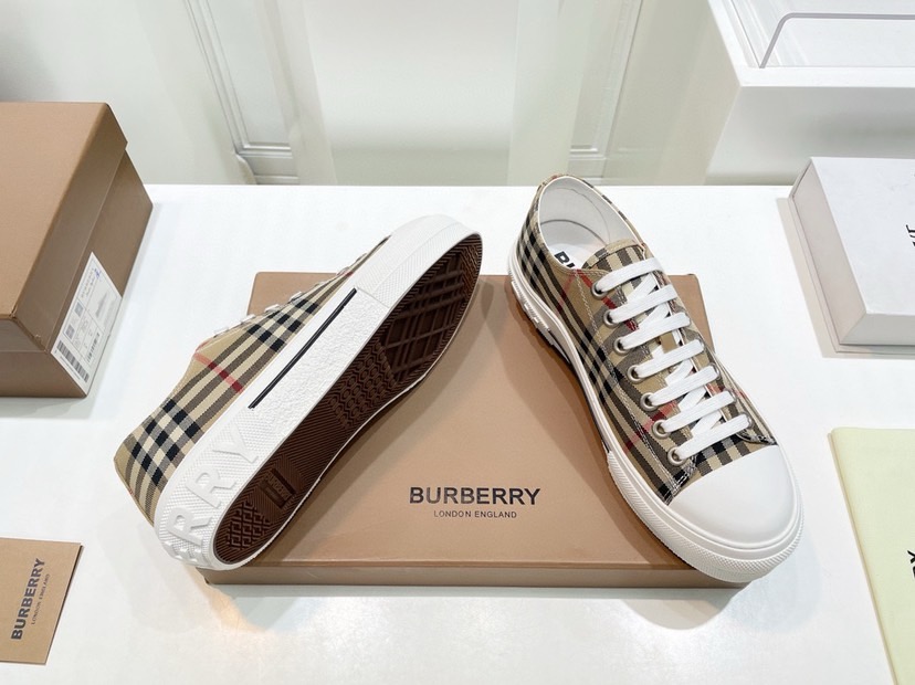 B**rry sneaker 2024072701